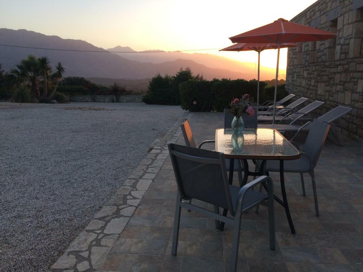 Villa Ypsilon Karotí Exteriér fotografie