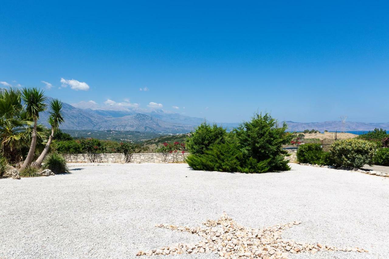 Villa Ypsilon Karotí Exteriér fotografie