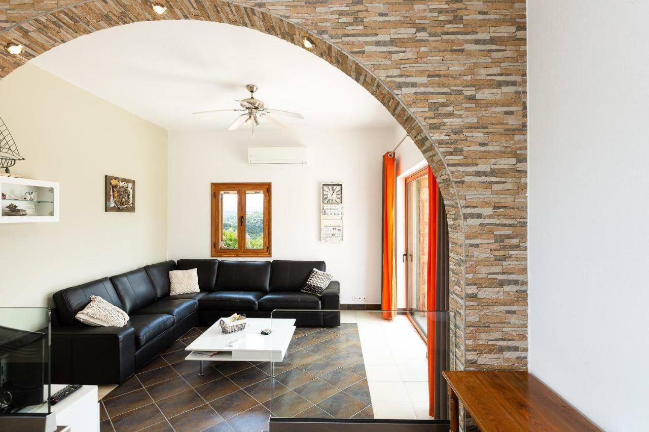 Villa Ypsilon Karotí Exteriér fotografie
